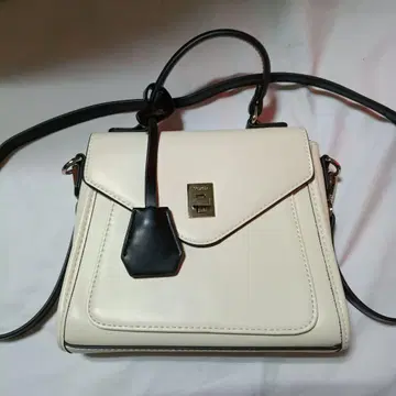 jouetie 플랩 숄더백 화이트 2way 새상품급