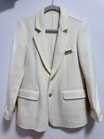 아이보리 테일러드 자켓