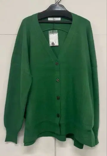 Mal. 레레레 그린 V넥 가디건