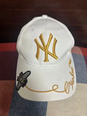 MLB NY 골드 비 조절식 캡 화이트 금색 벌