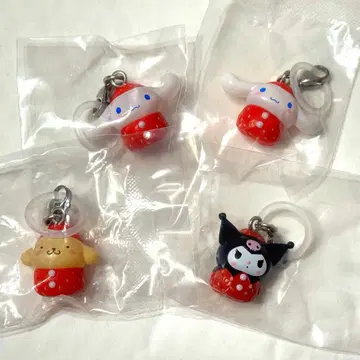 산리오 딸기 메지루시 액세서리