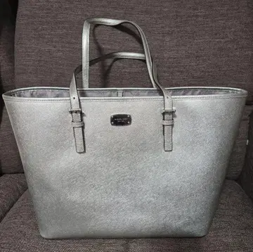 MICHAEL KORS 실버 토트백