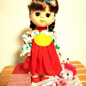 OIKE 스리프 아이 인형 레트로 빨간색 의류의 여아