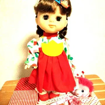 OIKE 스리프 아이 인형 레트로 빨간색 의류의 여아