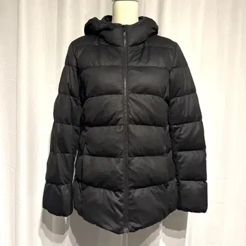 새상품급 유니클로 다운 자켓 블랙 L 사이즈 UNIQLO