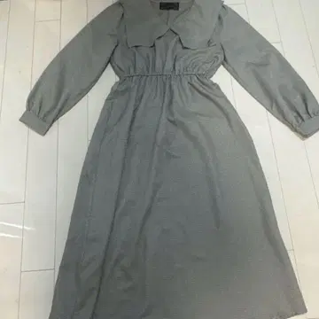 그레이 큰 옷깃 긴팔 셔츠 원피스