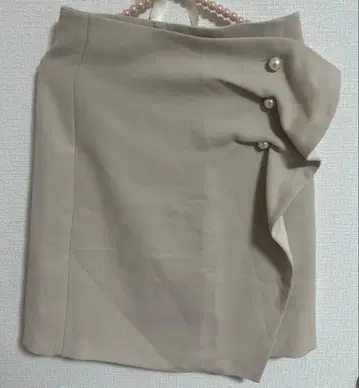 JILLSTUART 아이보리 펄 버튼 스커트