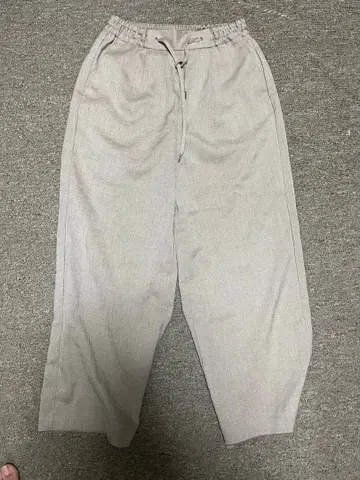 BEAMS 베이지 이지 팬츠