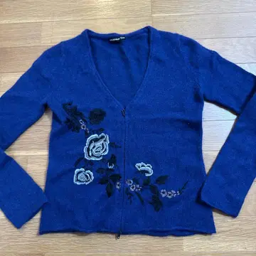 비비안 탐 자수 지퍼 가디건