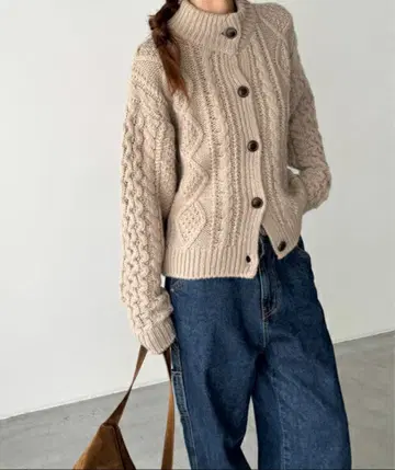 베이지 케이블 니트 스웨터 가디건