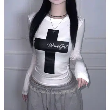 amood meego Cure tee 상의 한국 시즈니룩