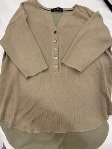 GALLARDAGALANTE 베이지 긴팔 티셔츠