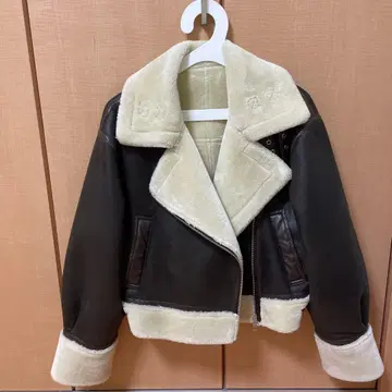 새상품급 MURUA 무스탕 자켓