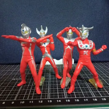 울트라맨 피규어 [붉은 녀석] 세트