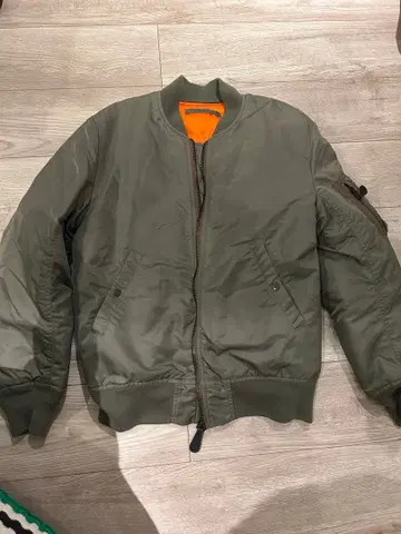 올리브 그린 MA-1 자켓