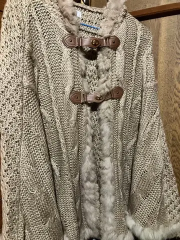 R&R 후드 부착 베이지 케이프 코트