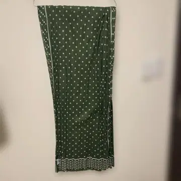 LIVERANO & LIVERANO 도트 무늬 스톨