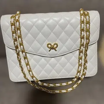 화이트 퀼팅 체인 파티 백