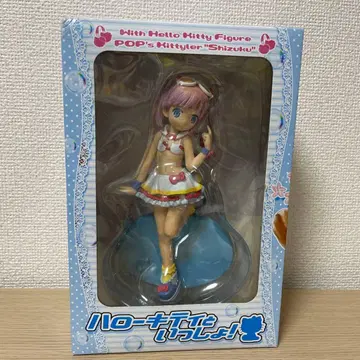 헬로키티와 함께 미나세 시즈쿠 피규어