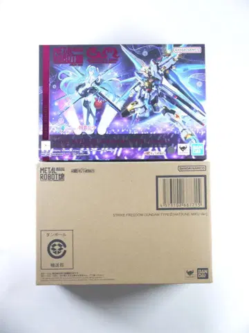 건담 METAL ROBOT혼 스트라이크 프리덤 이식 하츠네 미쿠 Ver.