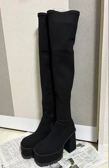 EMODA 니하이 부츠 스퀘어 핏 롱 부츠 블랙