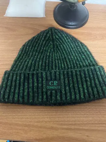 C.P. COMPANY 니트 모자 비니