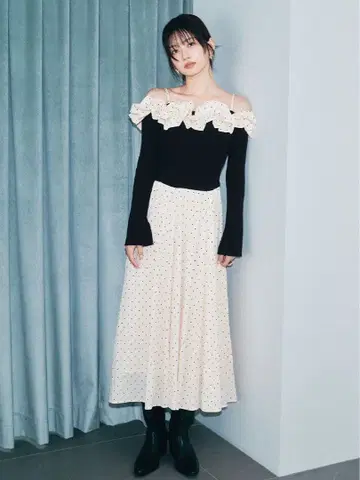 LILY BROWN 프릴 칼라 니트 콤비 원피스