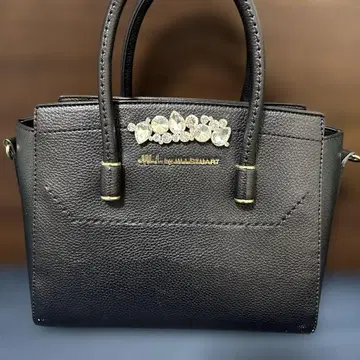 질 바이 질 스튜어트 로얄 비주 토트 블랙