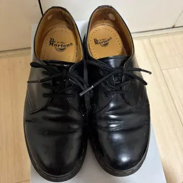 닥터 마틴 블랙 레이스업 슈즈
