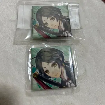 피오피오레의 만종 스퀘어 캔뱃지 페이