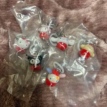 산리오 캐릭터즈 딸기 마크 액세서리 컴플리트
