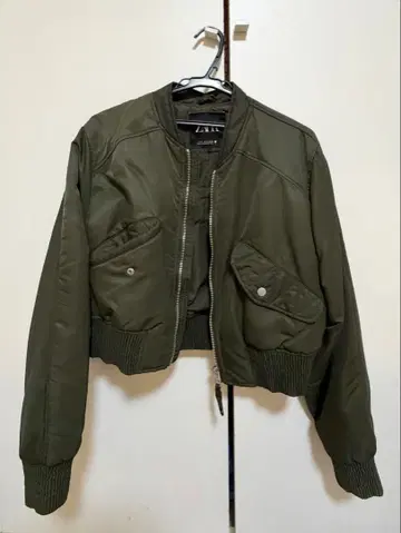 ZARA 올리브 그린 MA-1 자켓