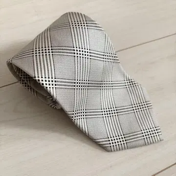 D'URBANOPUS 넥타이 체크 무늬 그레이 화이트 심플