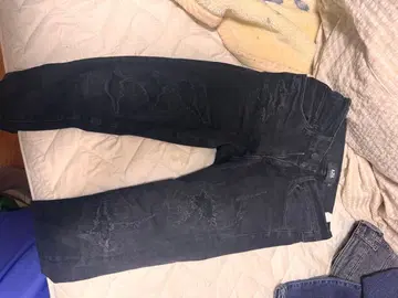 데미지 가공 다크 블루 스트레이트 청바지