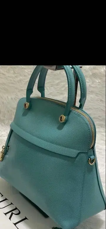 [ 새상품급 ] FURULA 훌라 파이퍼 숄더백 [ 추가 정보 있음 ]