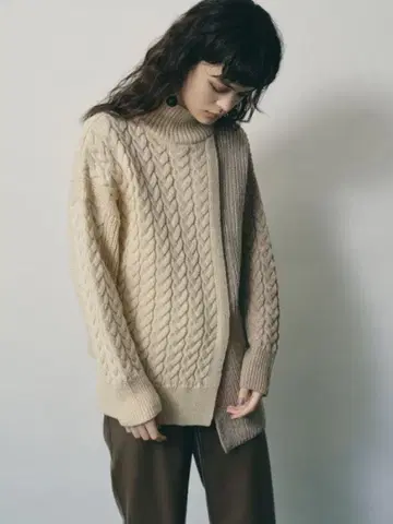 하프 케이블 니트 LILY BROWN
