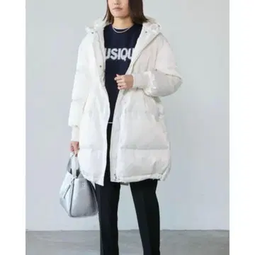 택 포함 새상품 미스아리보 백 슬릿 드로스트 다운 화이트