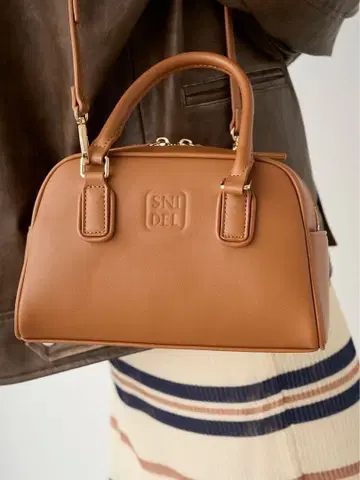 스나이델 스퀘어 보스턴 백 카멜