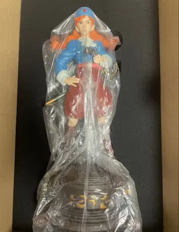 스튜디오 지브리 [천공의 성 라퓨타] 도라의 피규어