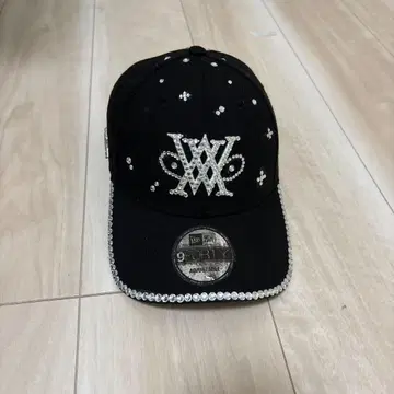 스톤 장식 블랙 캡 9 1/4 아뉴