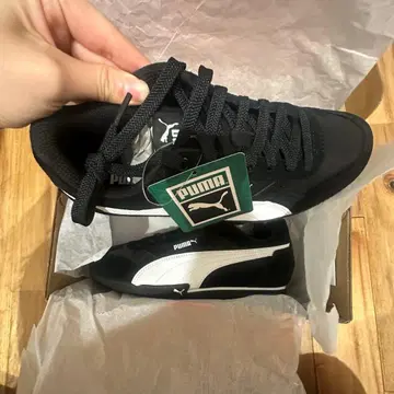 PUMA 블랙/화이트 스니커즈 택 포함 새상품