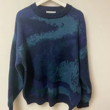 CONFIRM 네이비 터콰이즈 니트 스웨터