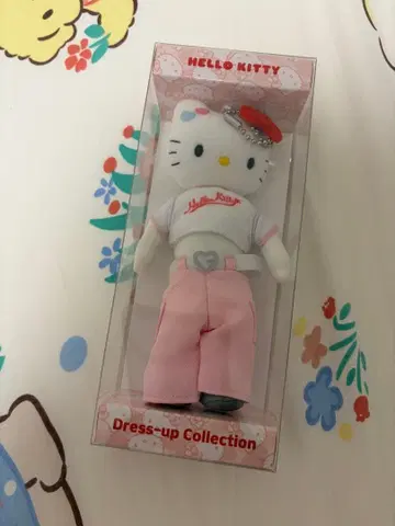 헬로키티 50주년 팝업 드레스업 키티 봉제 인형 키링