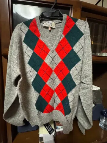 영국제 프링글 스포츠 아가일 V넥 스웨터 그레이, 레드, 그린