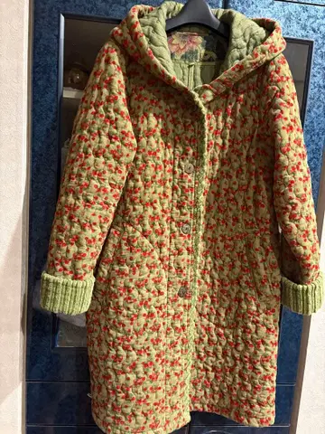 꽃무늬 퀼팅 코트 후드 부착