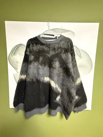 [ 완판템 ] SERACE 루즈 실루엣 추상 샤기 니트 블랙 L