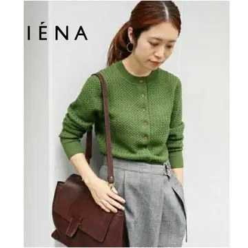 [새상품급] 이에나 케이블 짜임 크루넥 니트 가디건 골드 버튼