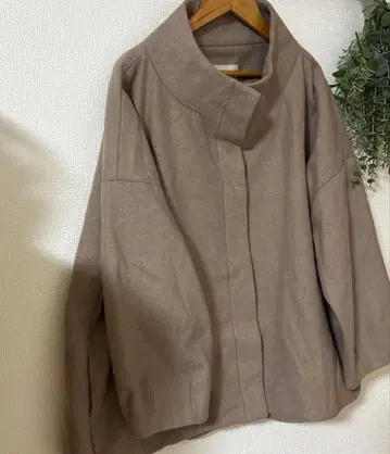 08mab 울 혼방 멜톤 볼륨 소매 숏코트 자켓 베이지