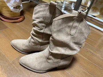 베이지 스웨이드 루즈핏 부츠