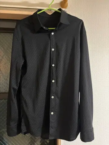 CRONOS 블랙 도트 무늬 긴팔 셔츠